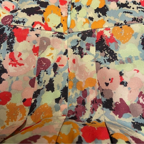 J Crew Pleated Multicolor Floral Print Zip Closure Inner Lined Mini Skirt - Picture 4 of 5